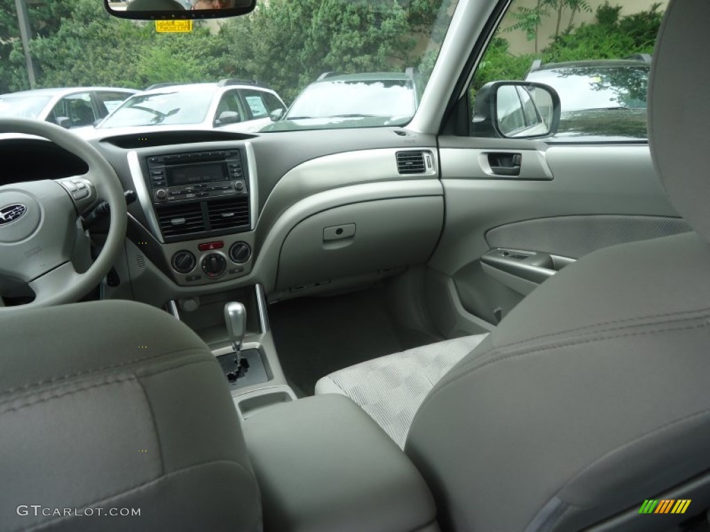 2009 Forester 2.5 X - Satin White Pearl / Platinum photo #32