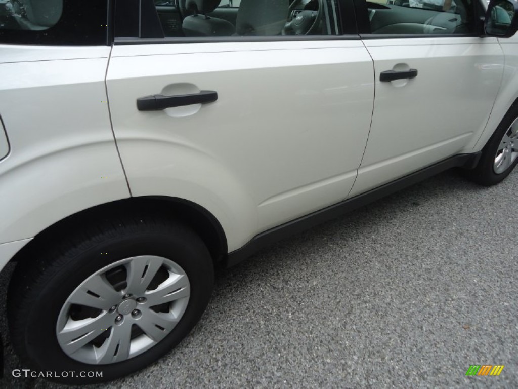 2009 Forester 2.5 X - Satin White Pearl / Platinum photo #37