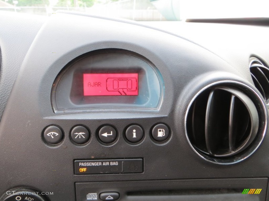 2006 Pontiac Grand Prix Sedan Controls Photo #81323737