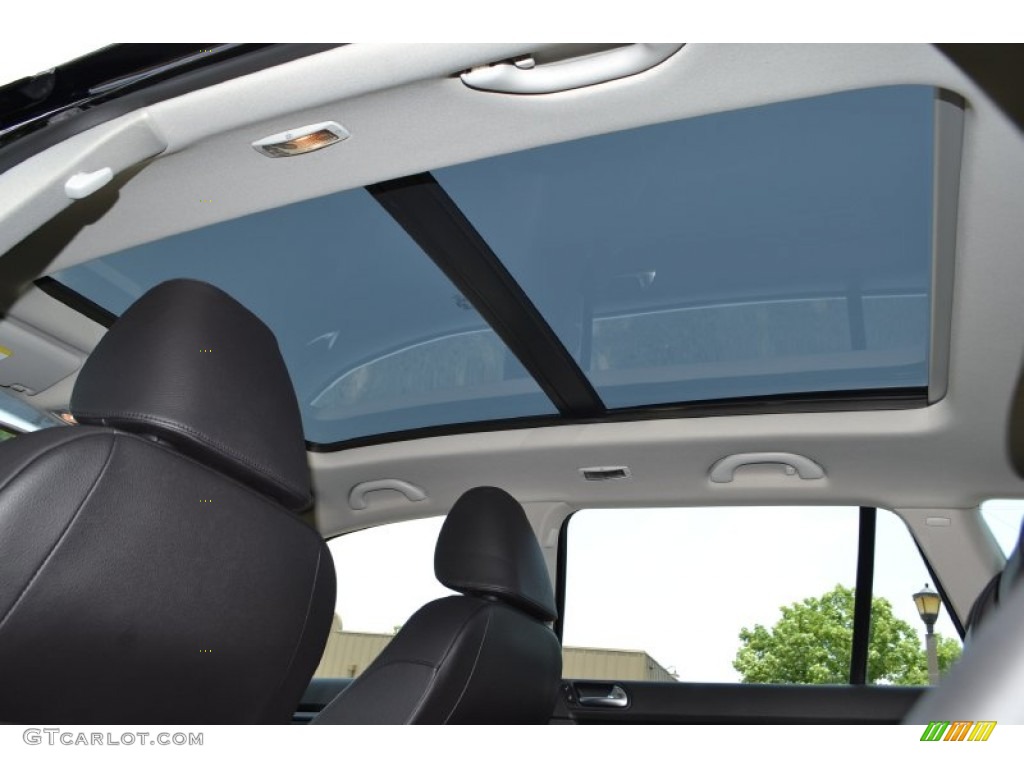 2010 Volkswagen Jetta TDI SportWagen Sunroof Photo #81324827