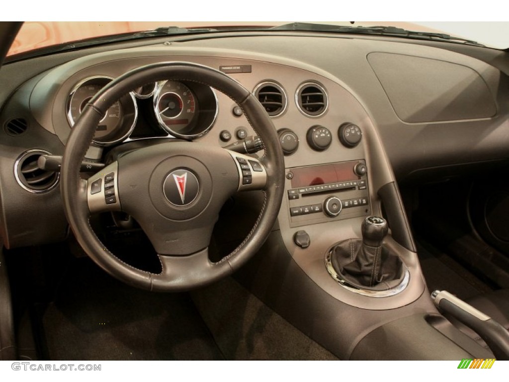 2008 Pontiac Solstice GXP Roadster Ebony Dashboard Photo #81327992