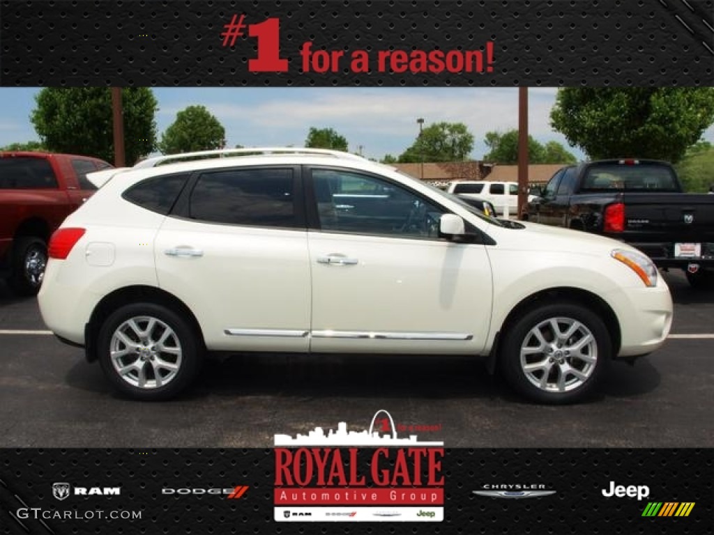 Pearl White Nissan Rogue