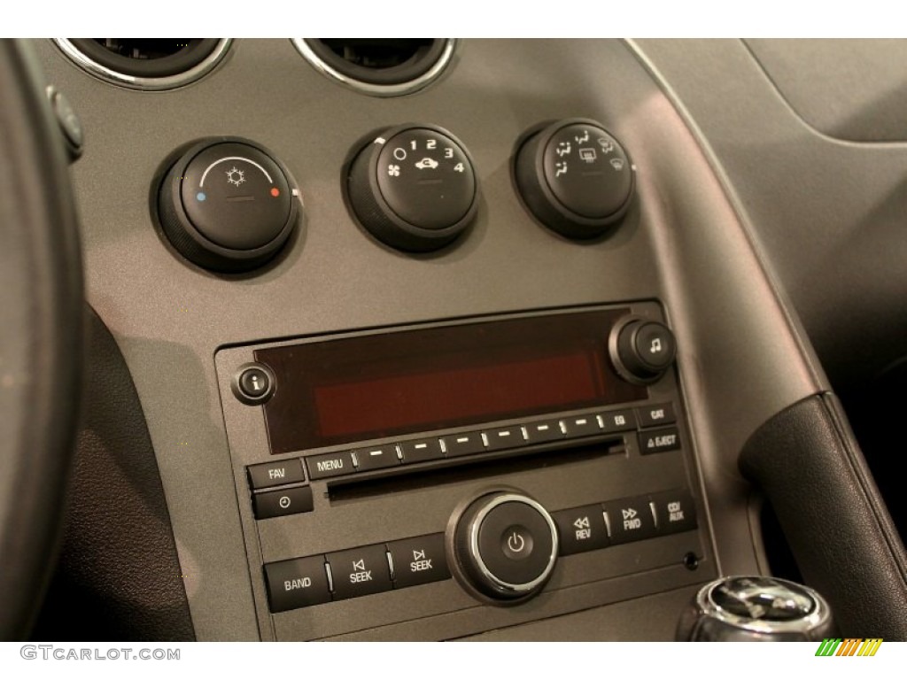 2008 Pontiac Solstice GXP Roadster Controls Photo #81328149