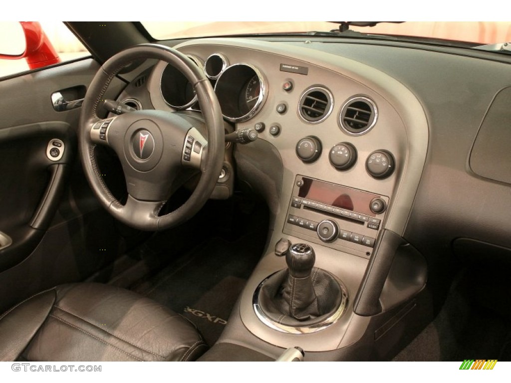 2008 Pontiac Solstice GXP Roadster Ebony Dashboard Photo #81328247