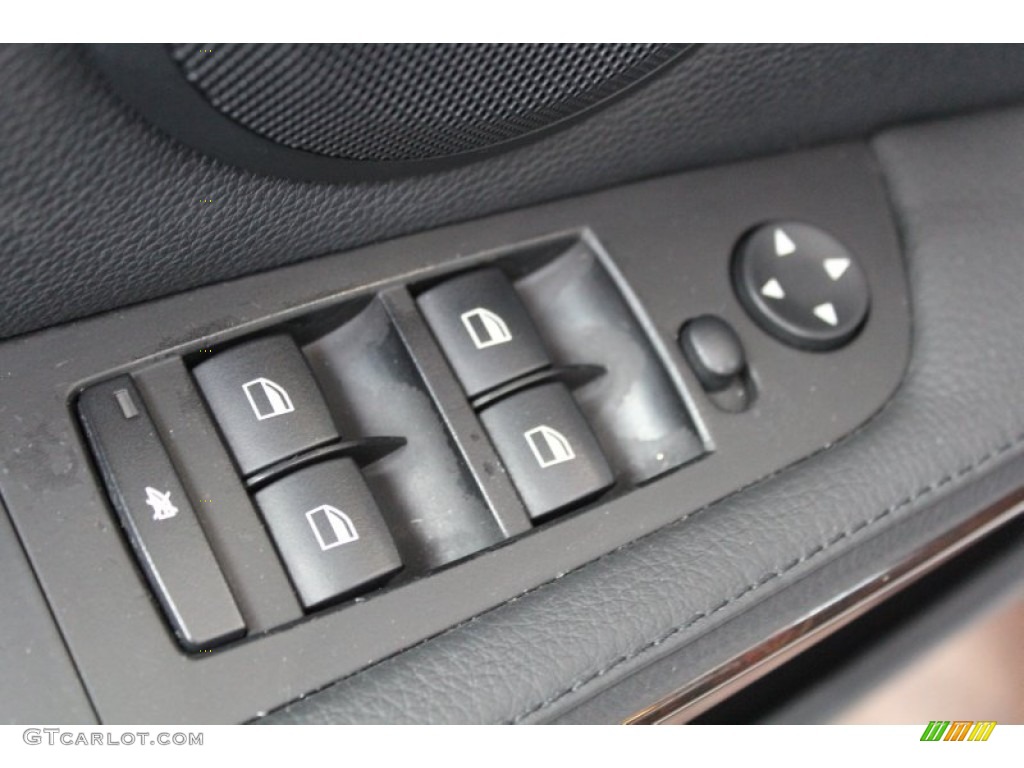 2010 3 Series 328i Sedan - Titanium Silver Metallic / Black photo #29