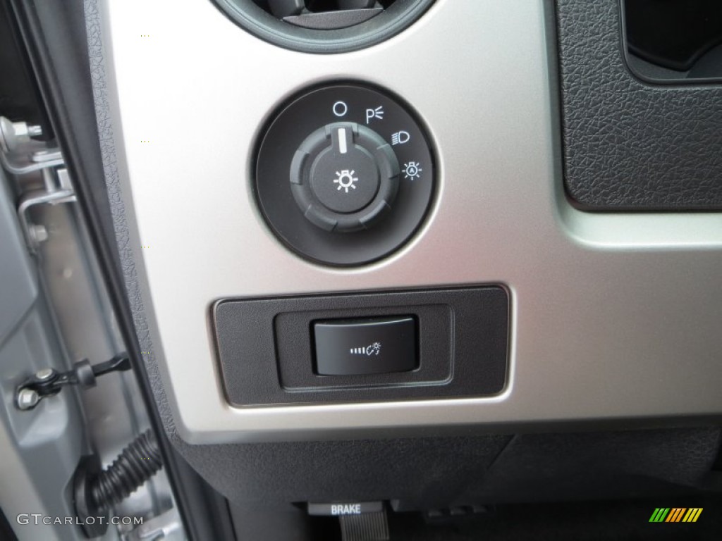 2013 Ford F150 SVT Raptor SuperCrew 4x4 Controls Photo #81331397