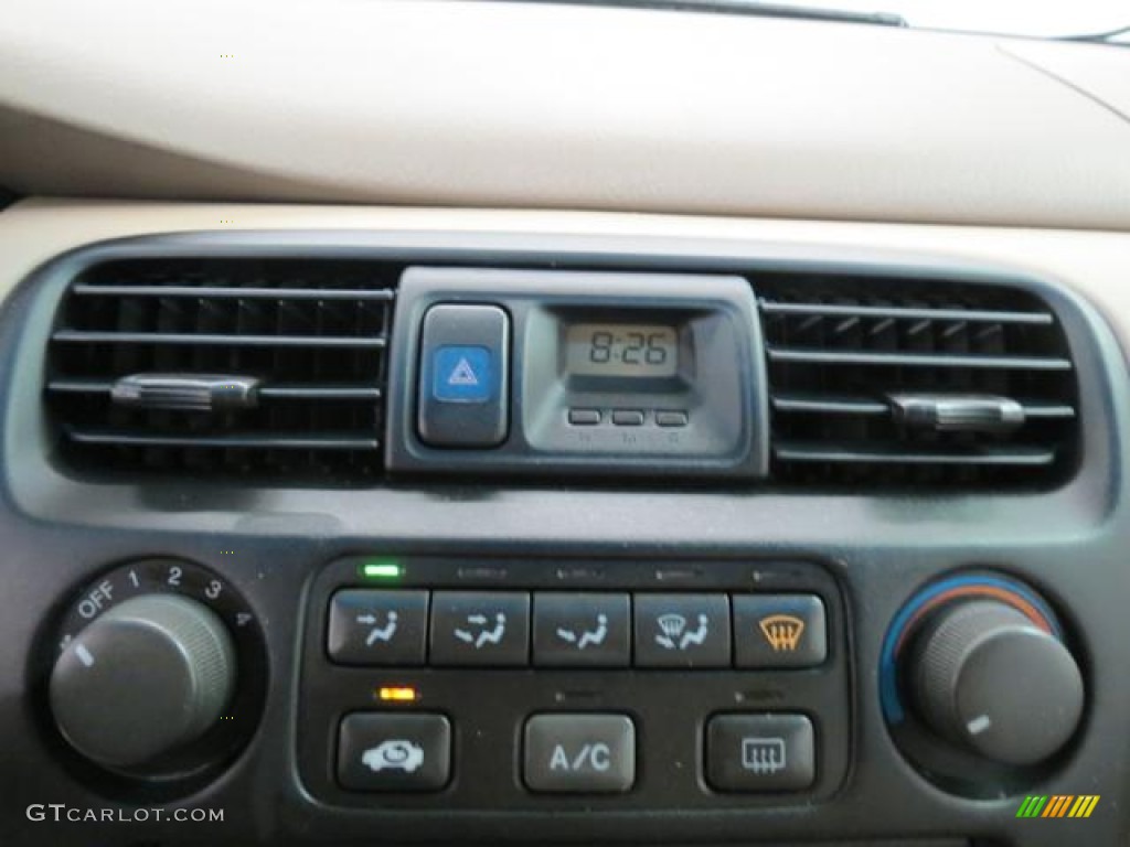 2000 Honda Accord EX Sedan Controls Photo #81333011