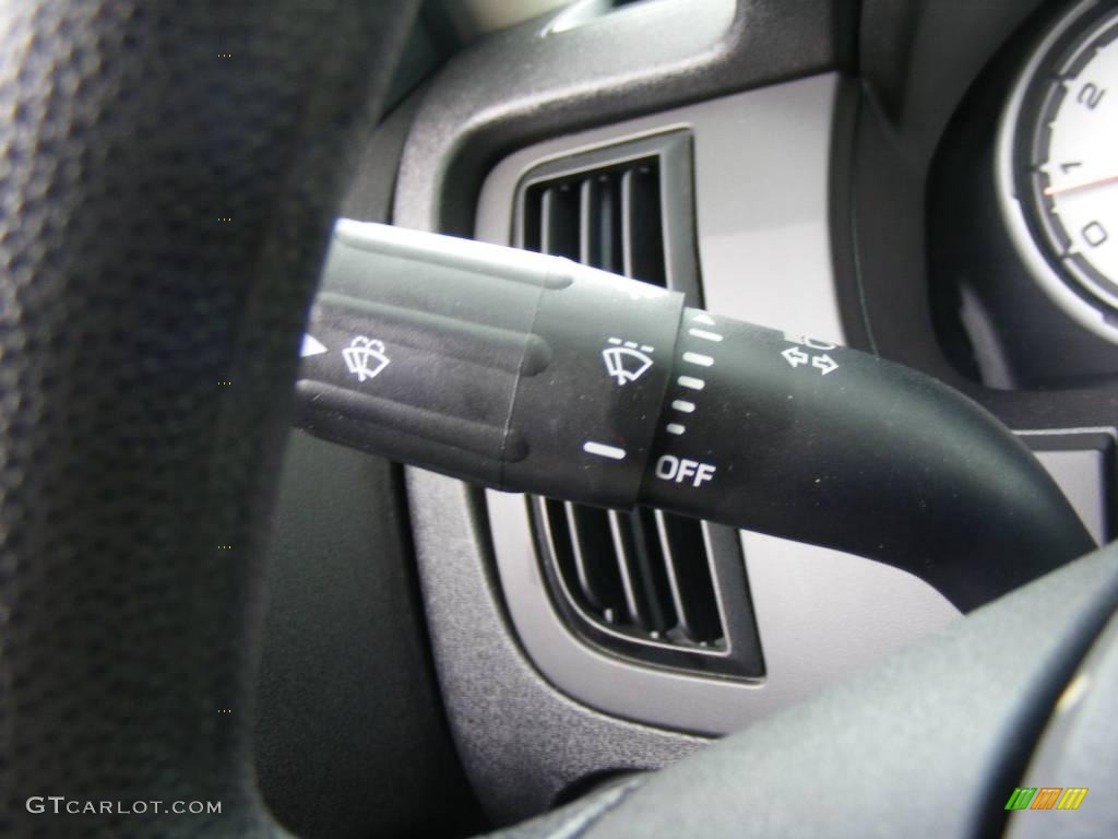 2008 Focus SE Sedan - Vista Blue Metallic / Charcoal Black photo #40
