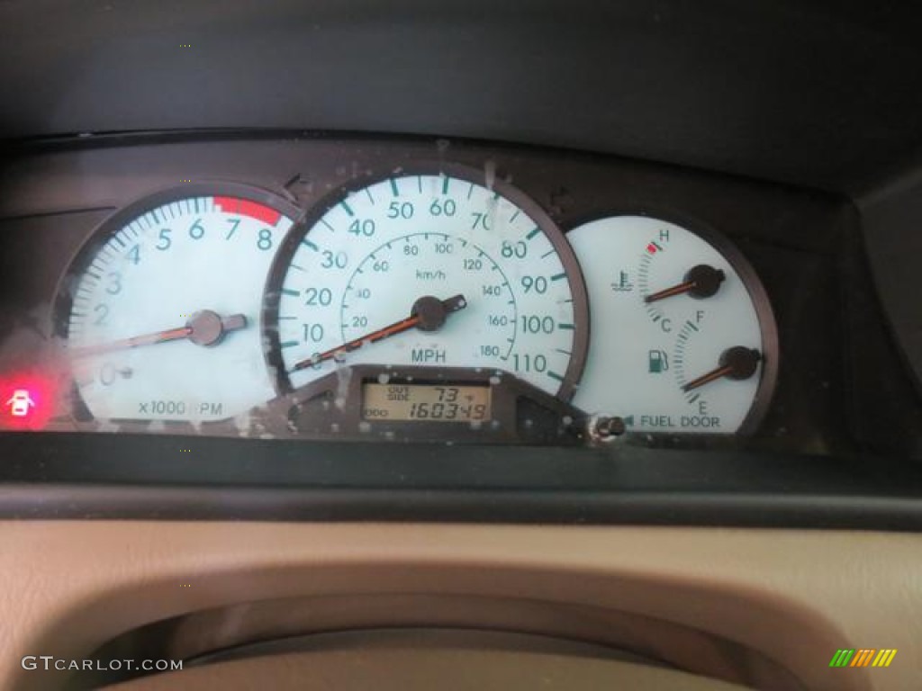 2004 Toyota Corolla LE Gauges Photo #81333680