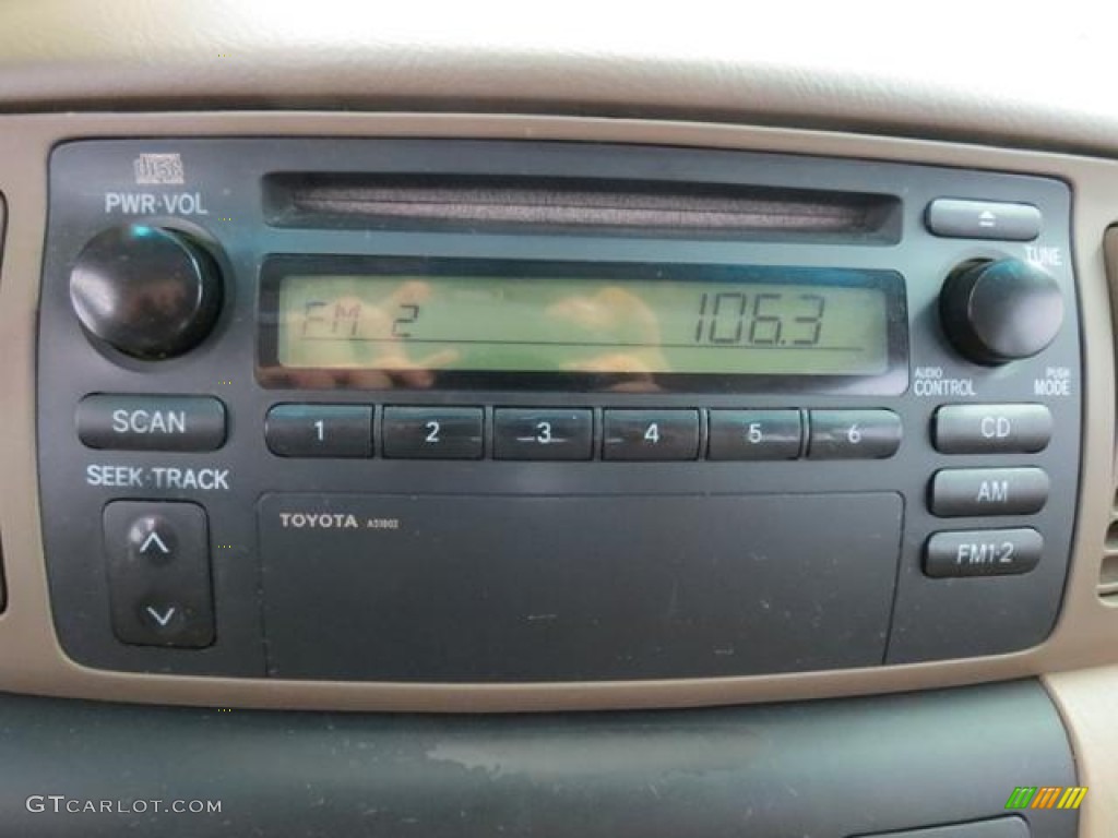 2004 Toyota Corolla LE Audio System Photo #81333704