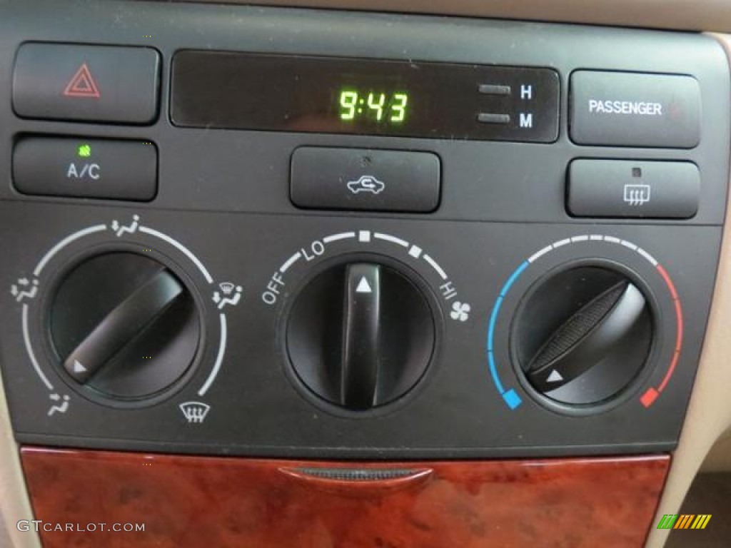 2004 Toyota Corolla LE Controls Photo #81333722