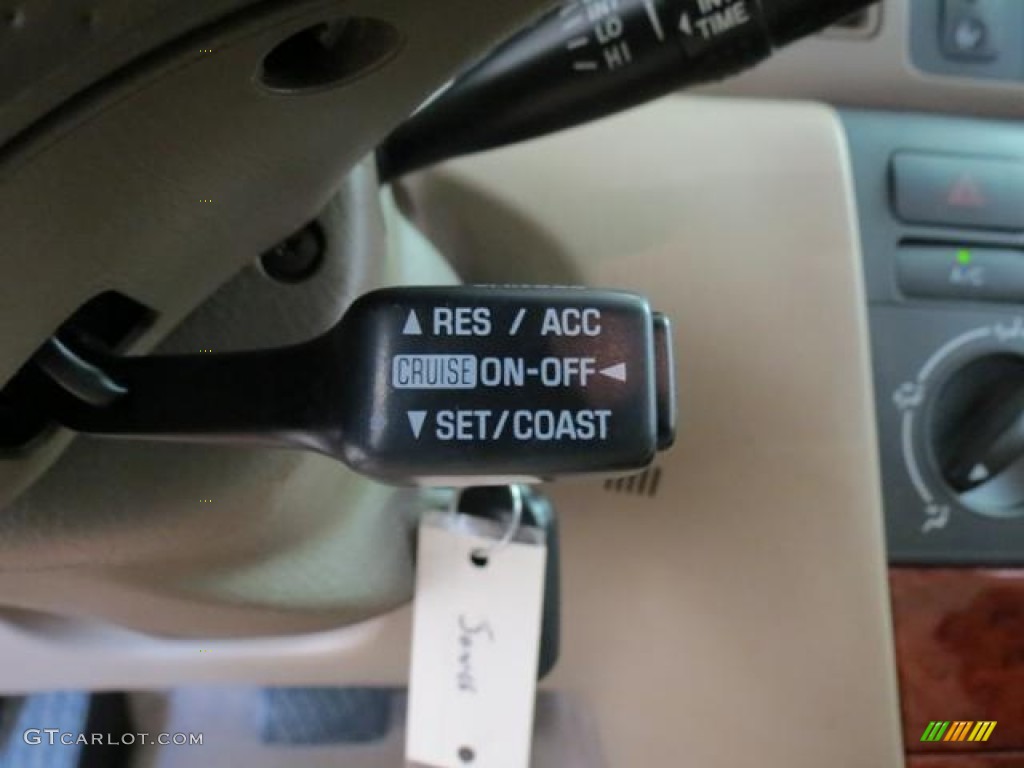 2004 Toyota Corolla LE Controls Photo #81333794