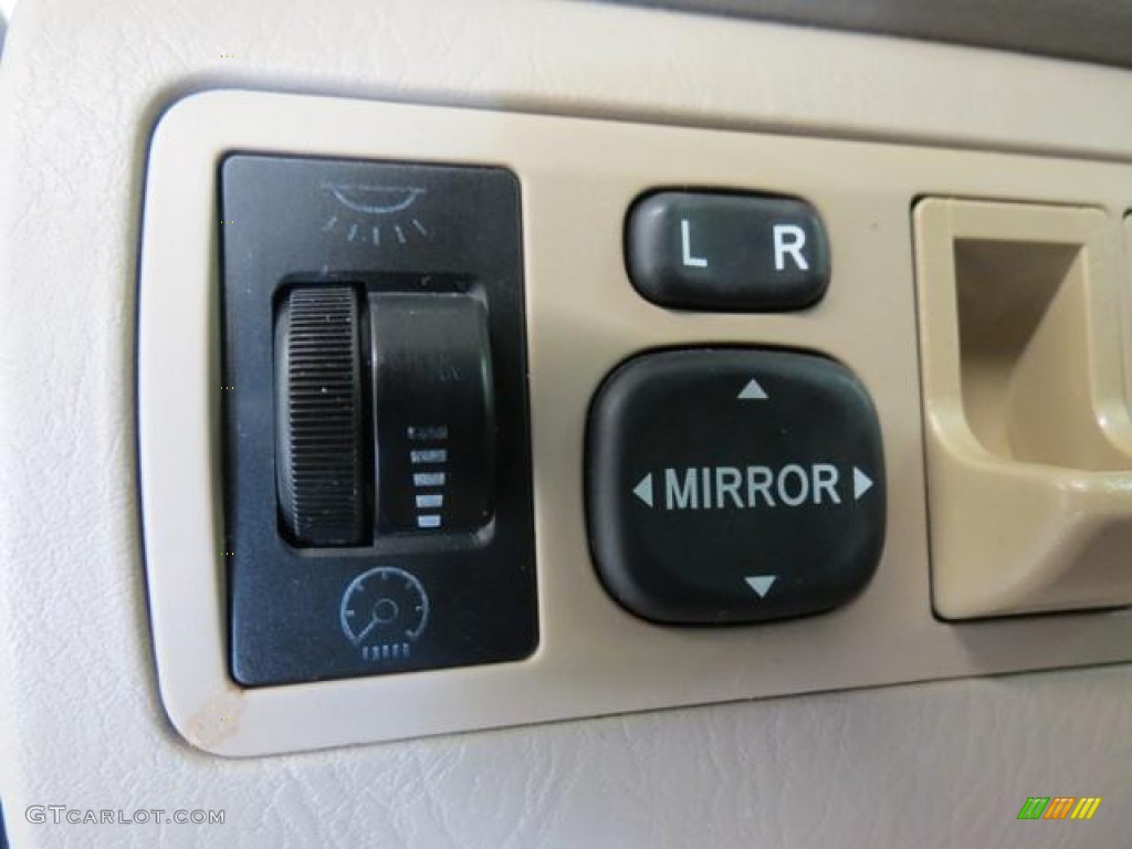 2004 Toyota Corolla LE Controls Photo #81333857