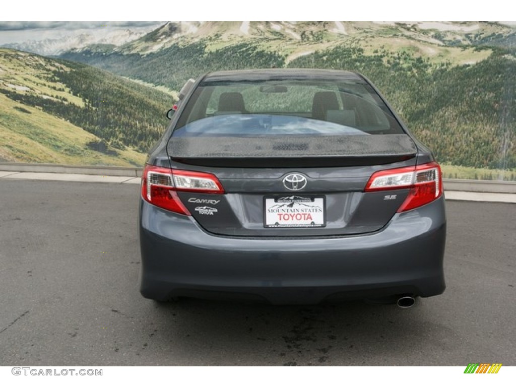 2013 Camry SE - Magnetic Gray Metallic / Black photo #4