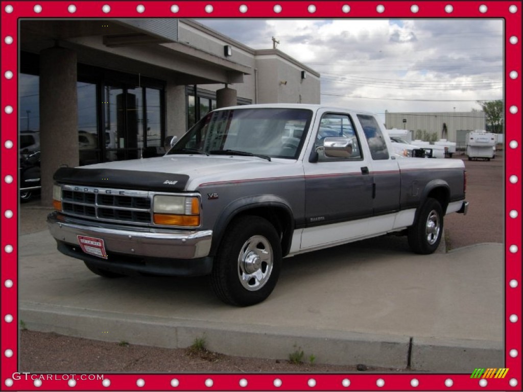 1995 Dakota SLT Extended Cab - White / Gray photo #1