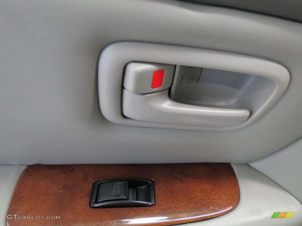2001 Lexus ES 300 Controls Photo #81335691