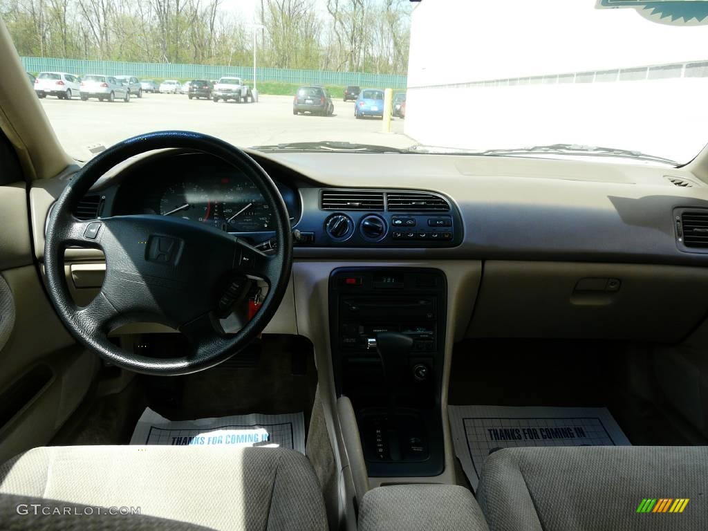 1996 Accord LX V6 Sedan - Sherwood Green Pearl Metallic / Beige photo #4