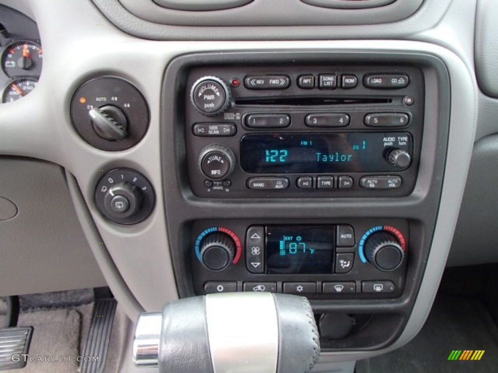 2009 Chevrolet TrailBlazer LT 4x4 Controls Photos