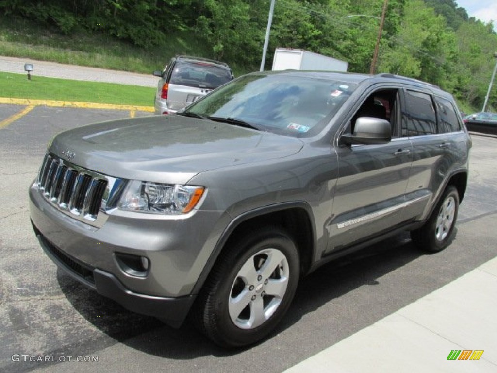 2011 Grand Cherokee Laredo X Package 4x4 - Mineral Gray Metallic / Black photo #6