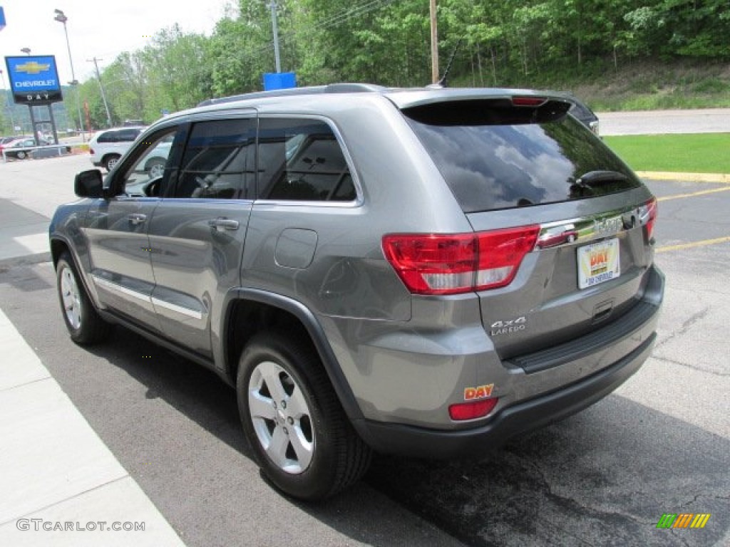 2011 Grand Cherokee Laredo X Package 4x4 - Mineral Gray Metallic / Black photo #7