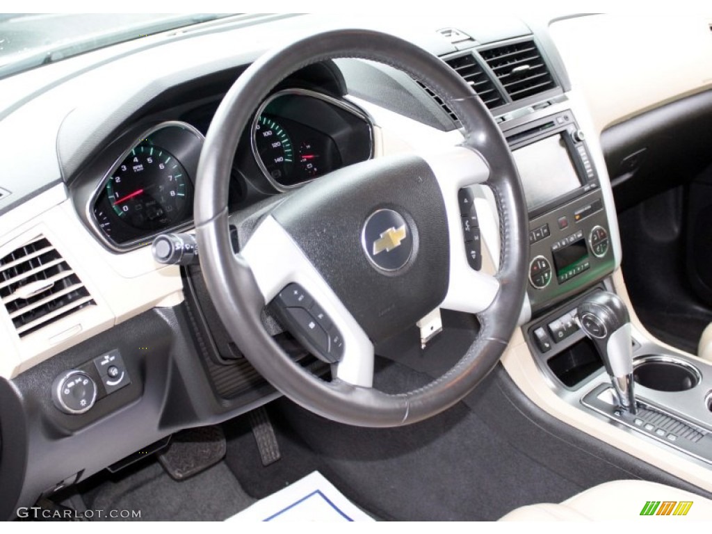 2009 Chevrolet Traverse LTZ AWD Cashmere/Ebony Steering Wheel Photo #81341672