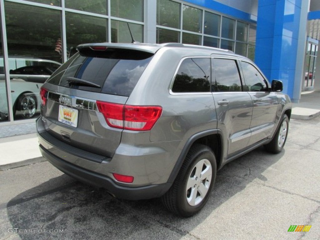 2011 Grand Cherokee Laredo X Package 4x4 - Mineral Gray Metallic / Black photo #9