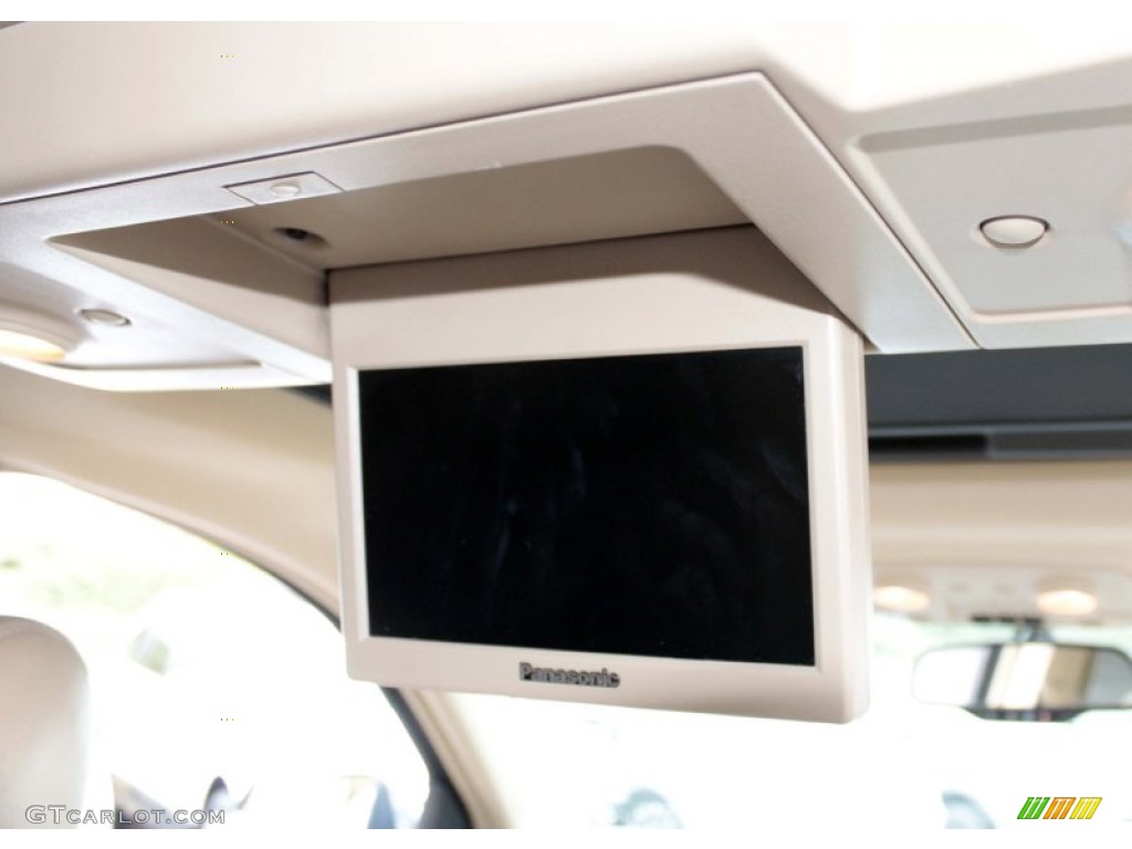 2009 Chevrolet Traverse LTZ AWD Entertainment System Photos