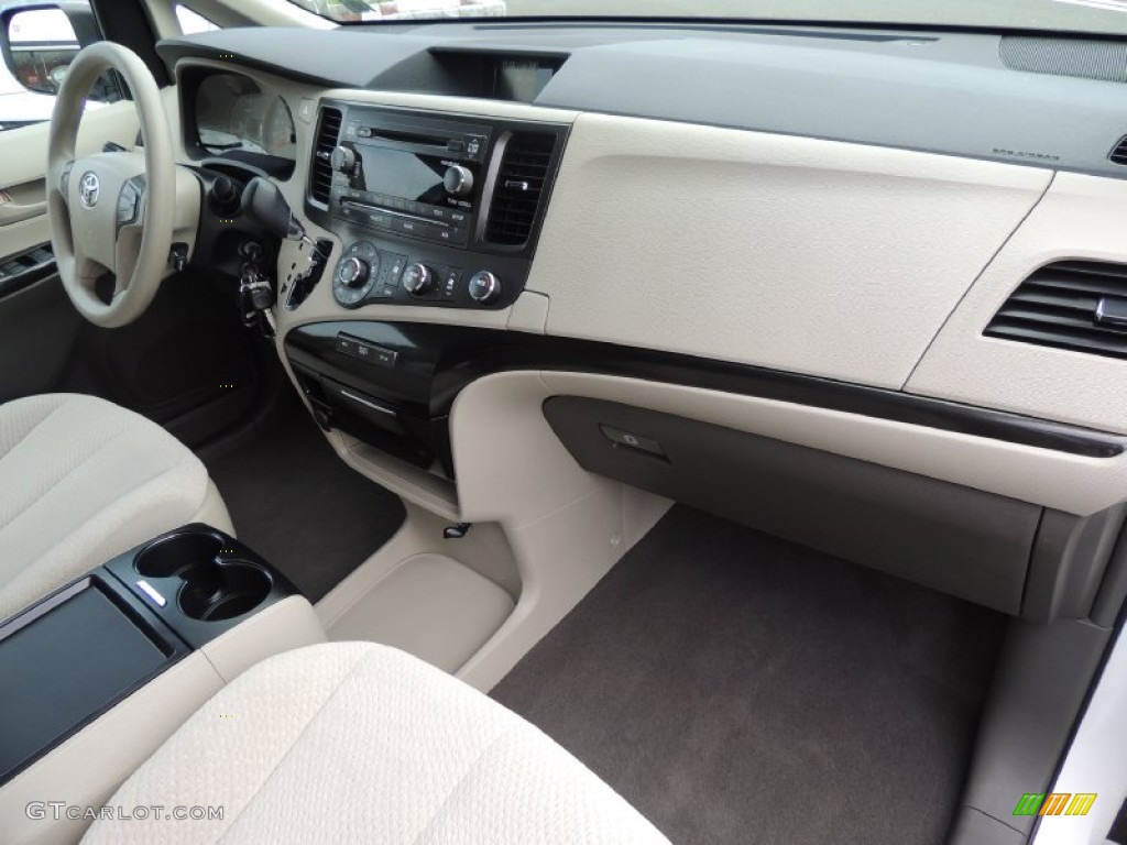 2011 Sienna LE AWD - Super White / Light Gray photo #19