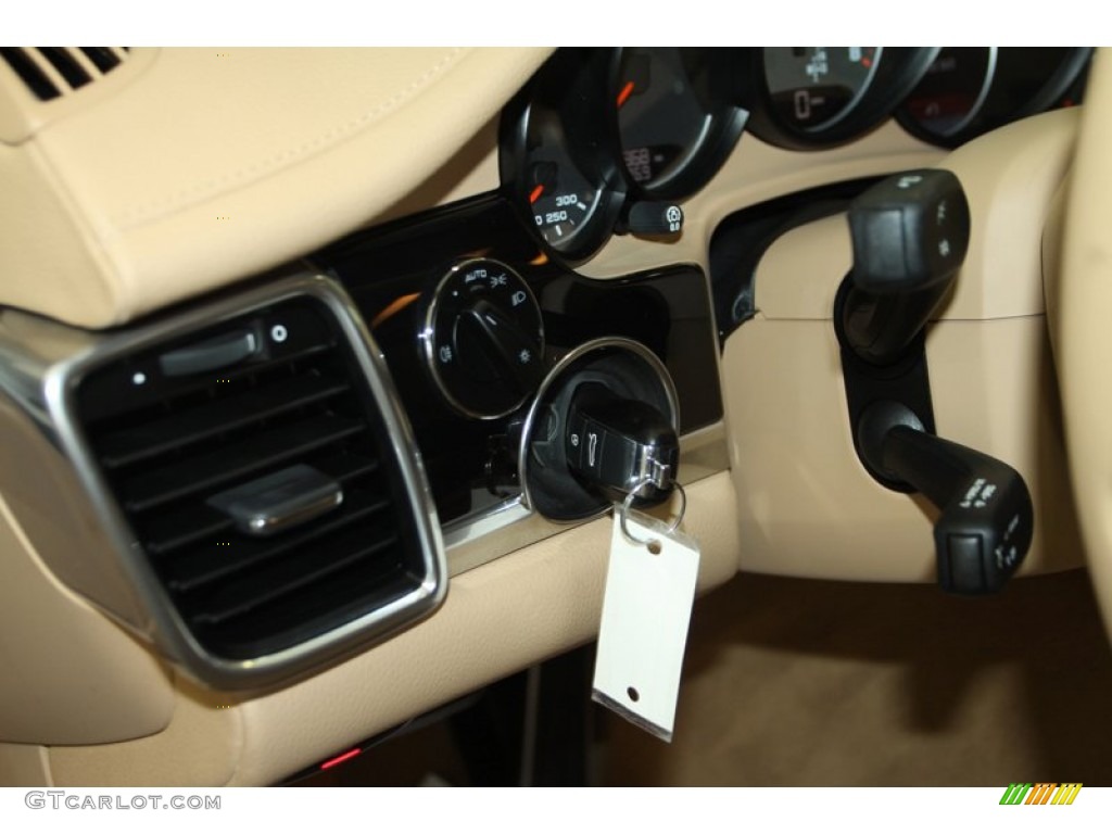 2012 Porsche Panamera S Hybrid Controls Photo #81347482