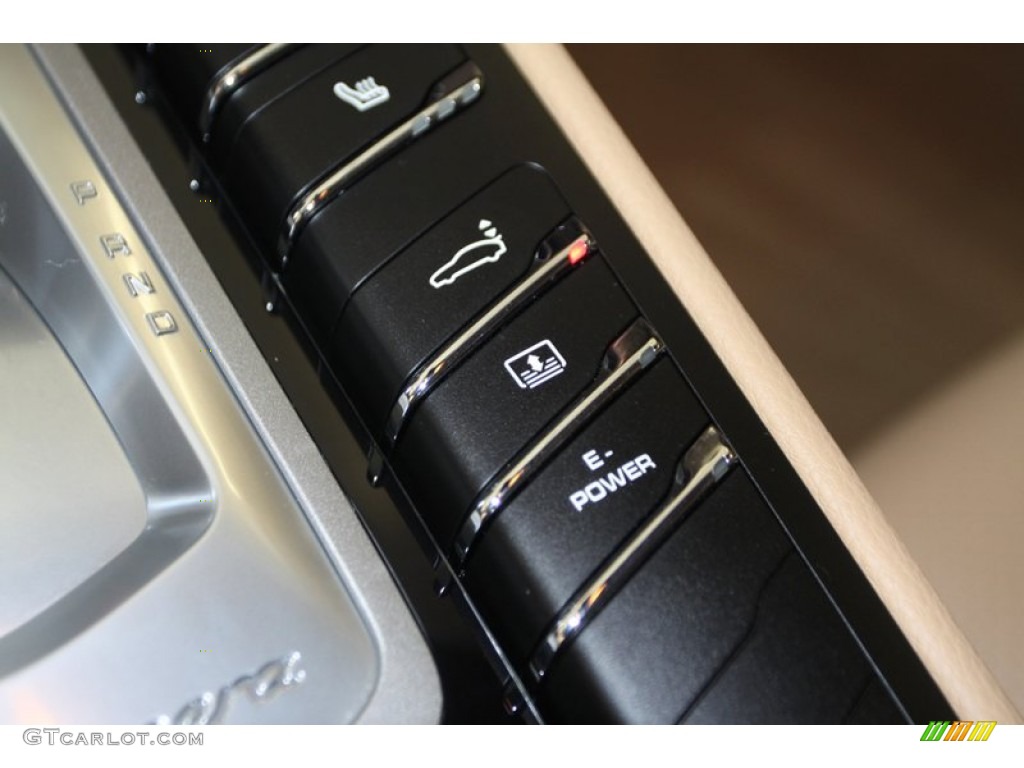 2012 Porsche Panamera S Hybrid Controls Photo #81347564