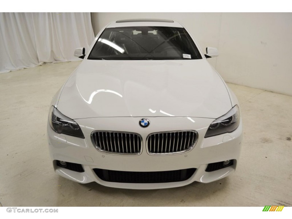 2013 5 Series 550i Sedan - Alpine White / Black photo #4