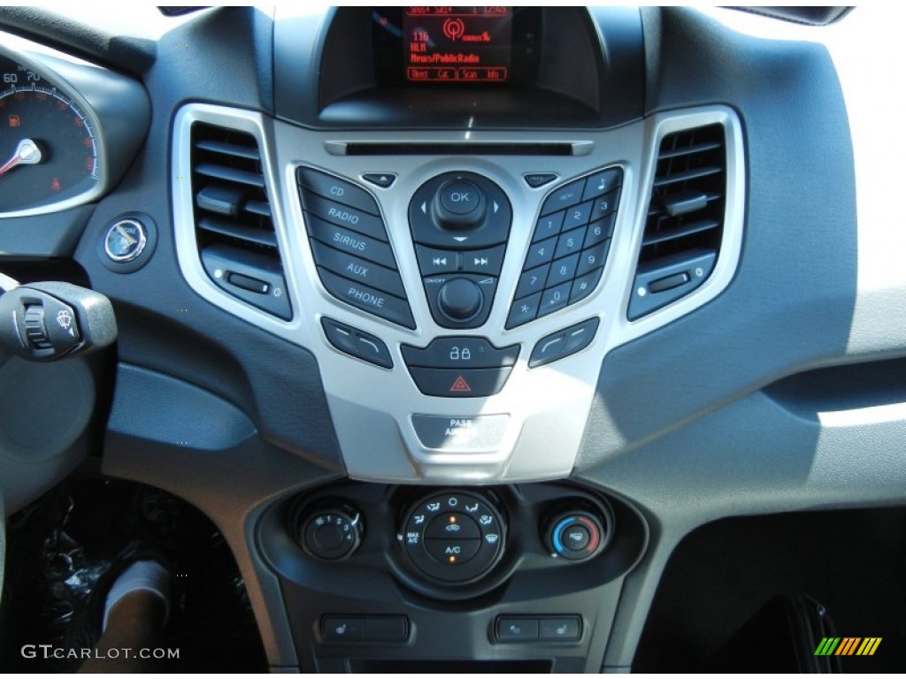 2013 Ford Fiesta Titanium Sedan Controls Photo #81350964