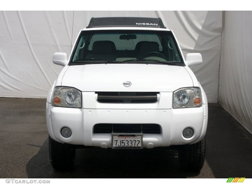 2002 Frontier SE King Cab - Cloud White / Gray photo #7