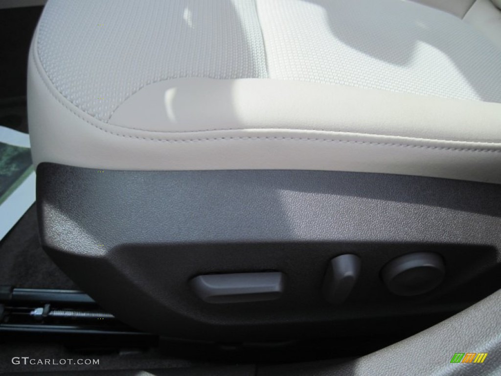 2013 Malibu LT - Champagne Silver Metallic / Cocoa/Light Neutral photo #10