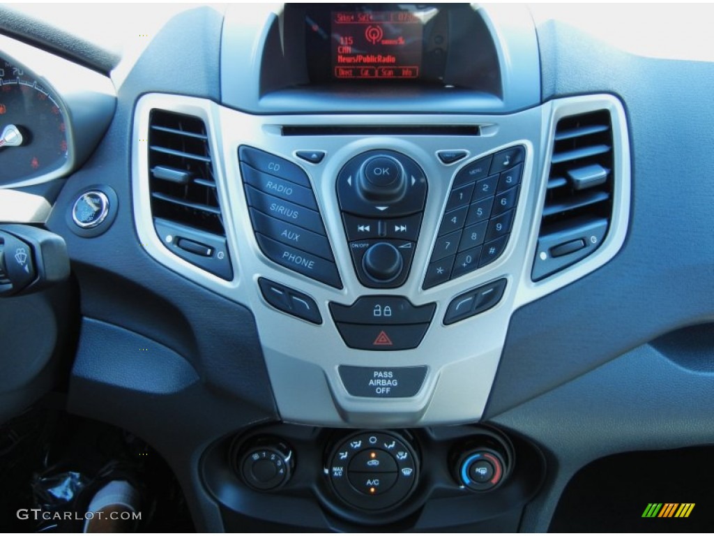 2013 Ford Fiesta Titanium Sedan Controls Photo #81351609