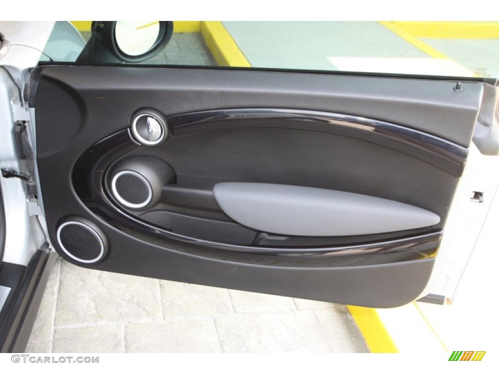 2007 Mini Cooper S Hardtop Lounge Carbon Black Door Panel Photo #81353340