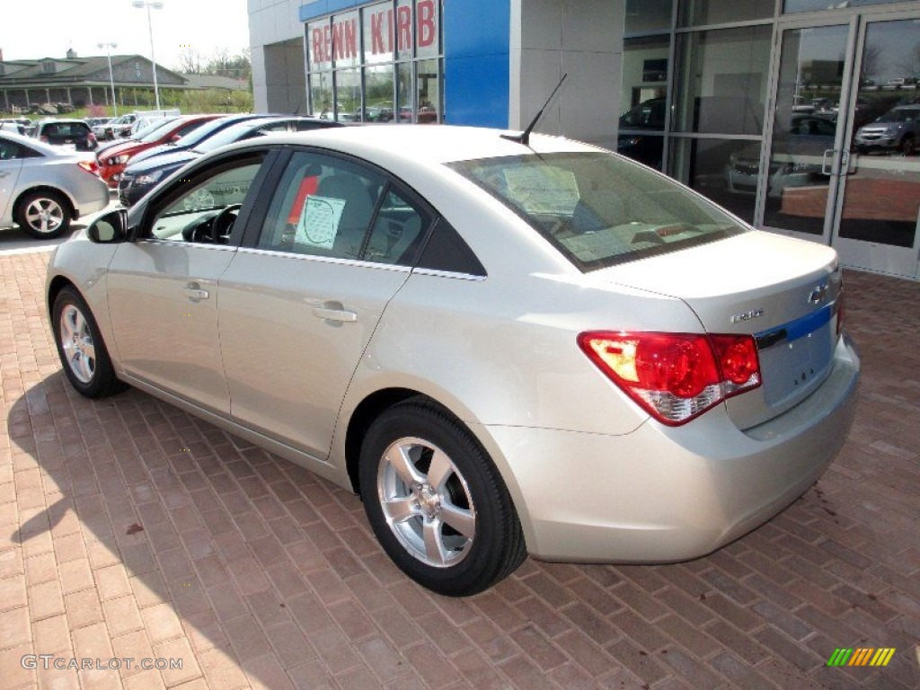 2013 Cruze LT - Champagne Silver Metallic / Medium Titanium photo #2