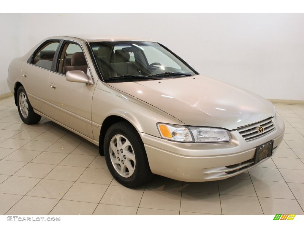 1999 Camry LE V6 - Cashmere Beige Metallic / Oak photo #1