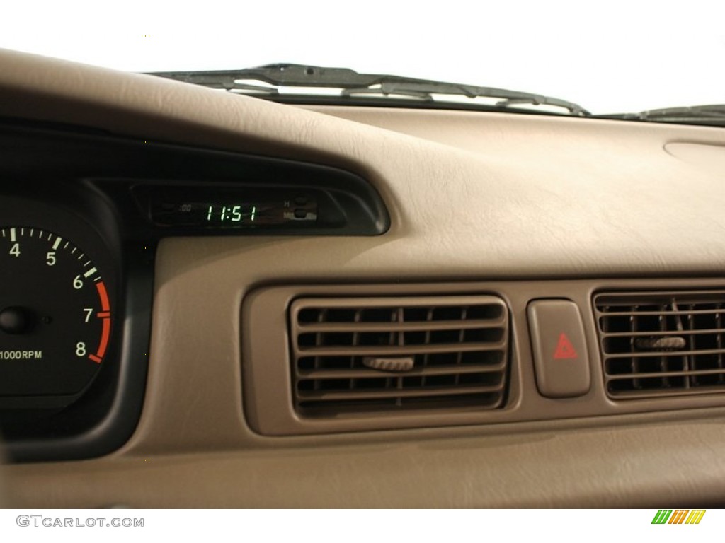 1999 Camry LE V6 - Cashmere Beige Metallic / Oak photo #11