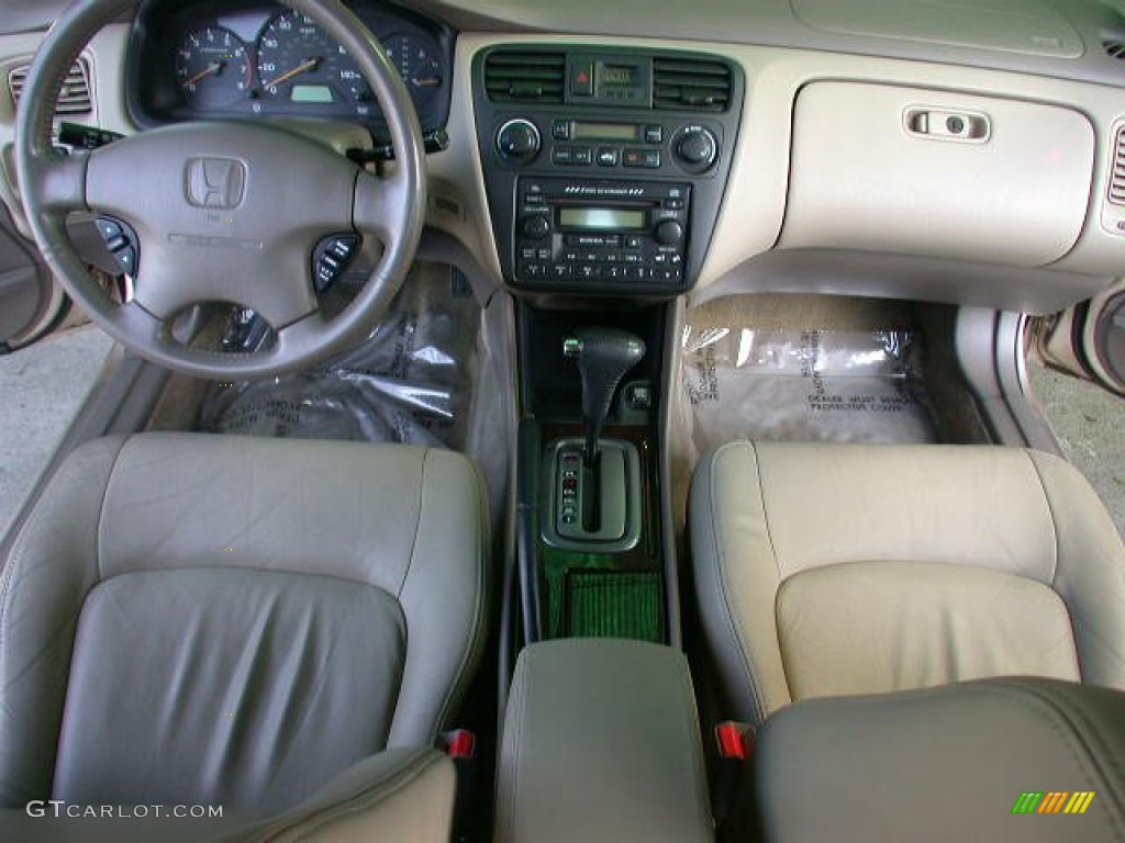 2002 Honda Accord EX V6 Sedan Dashboard Photos