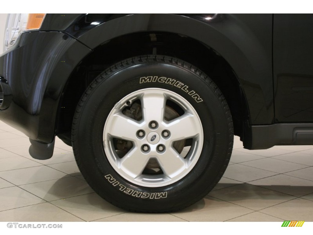 2010 Ford Escape XLT 4WD Wheel Photos