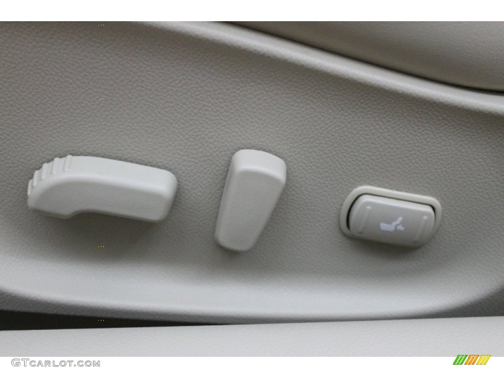 2012 Infiniti G 37 Convertible Controls Photo #81356416