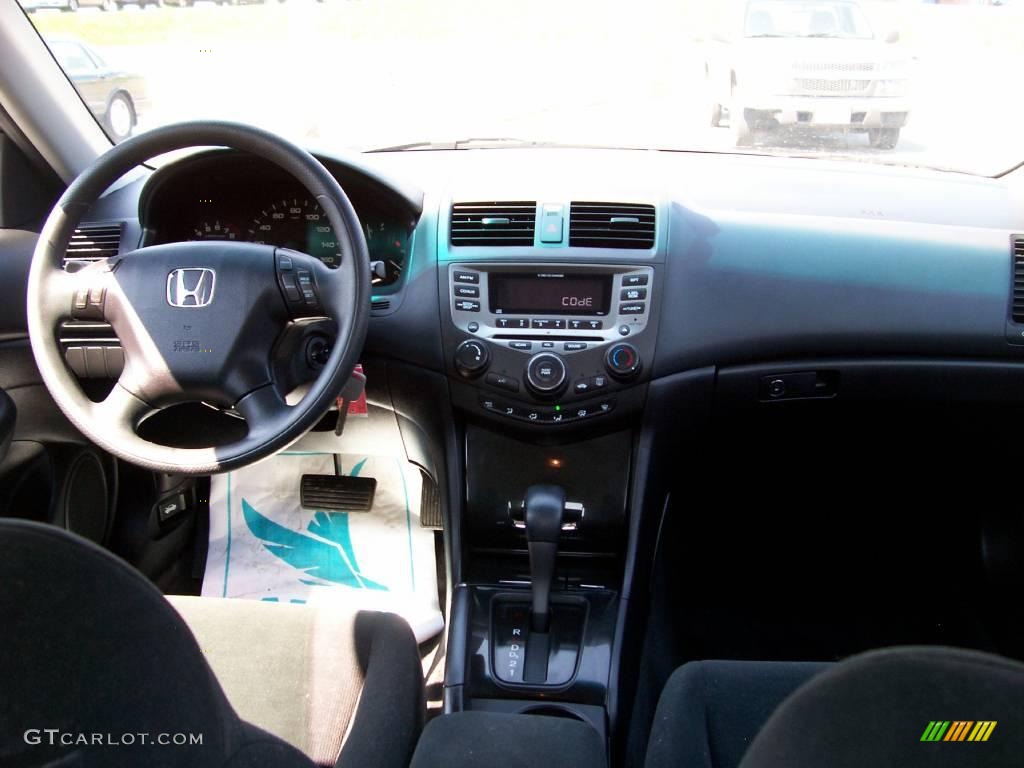 2006 Accord SE Sedan - Alabaster Silver Metallic / Gray photo #4