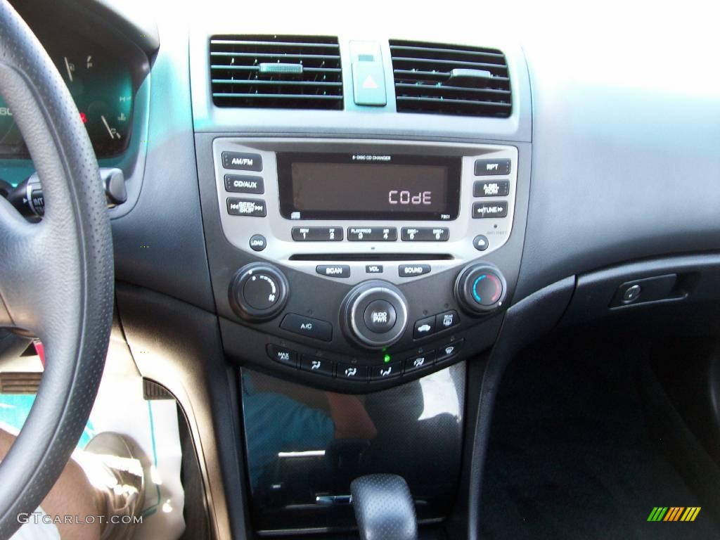 2006 Accord SE Sedan - Alabaster Silver Metallic / Gray photo #26