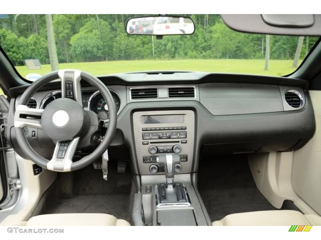 2010 Ford Mustang V6 Convertible Dashboard Photos