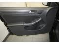 Black - Jetta SE Sedan Photo No. 14