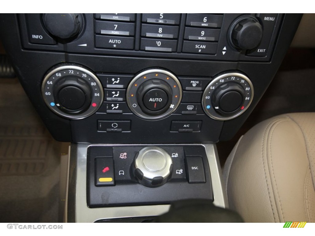 2010 Land Rover LR2 HSE Controls Photo #81363942