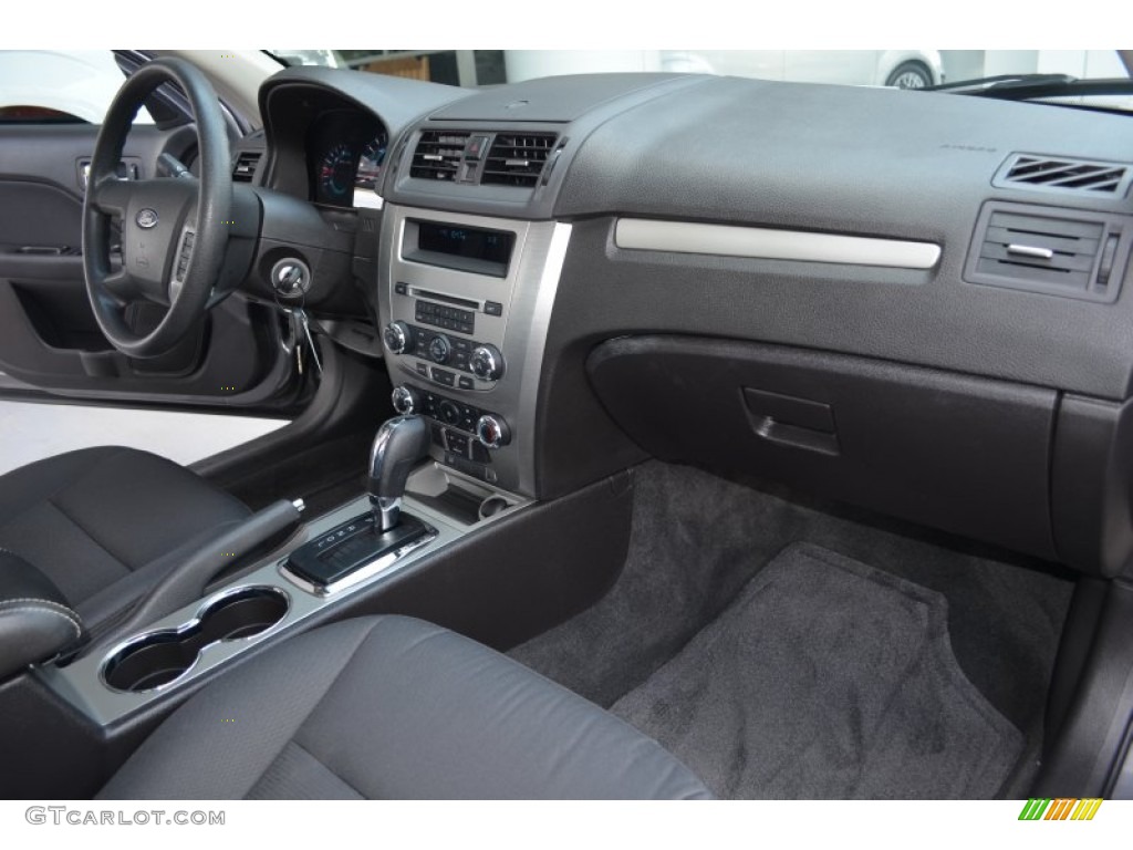 2012 Fusion SE - Sterling Grey Metallic / Charcoal Black photo #16