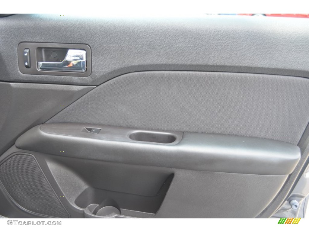 2012 Fusion SE - Sterling Grey Metallic / Charcoal Black photo #17
