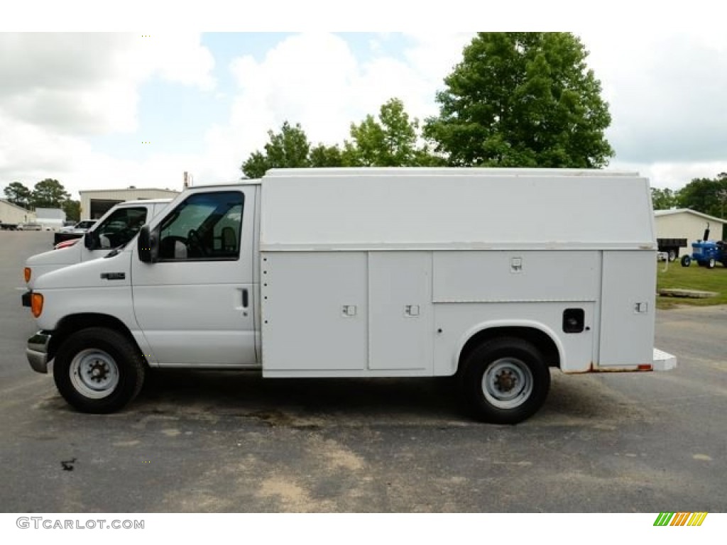 Oxford White 2004 Ford E Series Cutaway E350 Commercial Utility Truck Exterior Photo #81365027
